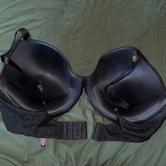 Victoria's Secret very sexy DemiBra